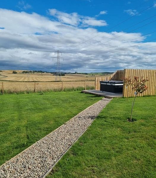 Pet Friendly 4 Night Stay at Balbinny Luxury Self Catering Accommodation #2 (from 16th June)