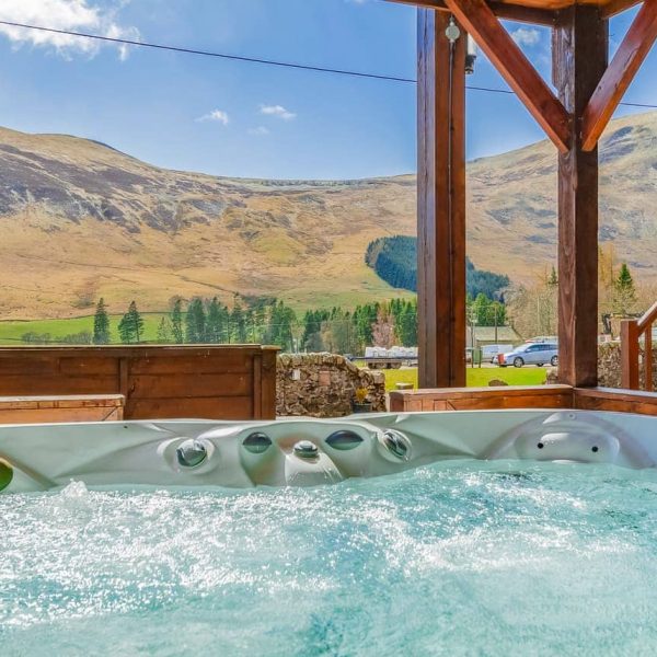 4 Night Stay At Glen Clova Luxury Lodges With Hot Tub Included