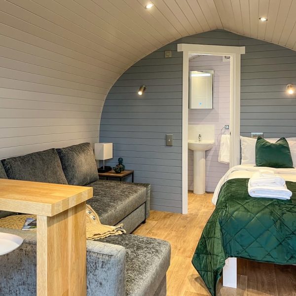 Unwind Before Christmas - Luxury Scottish Pod Getaway Hot Tub Included!
