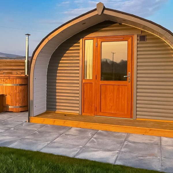 Unwind Before Christmas - Luxury Scottish Pod Getaway Hot Tub Included!